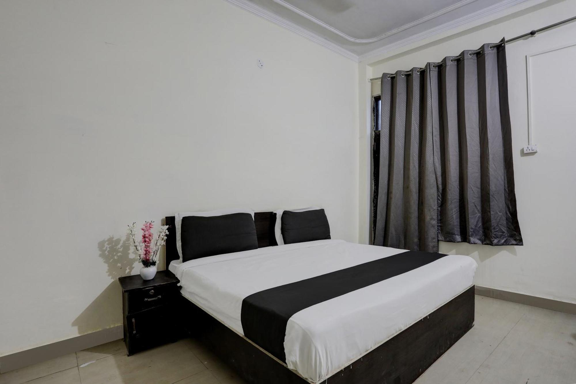 Hotel O Thirty Inns Ноида Екстериор снимка