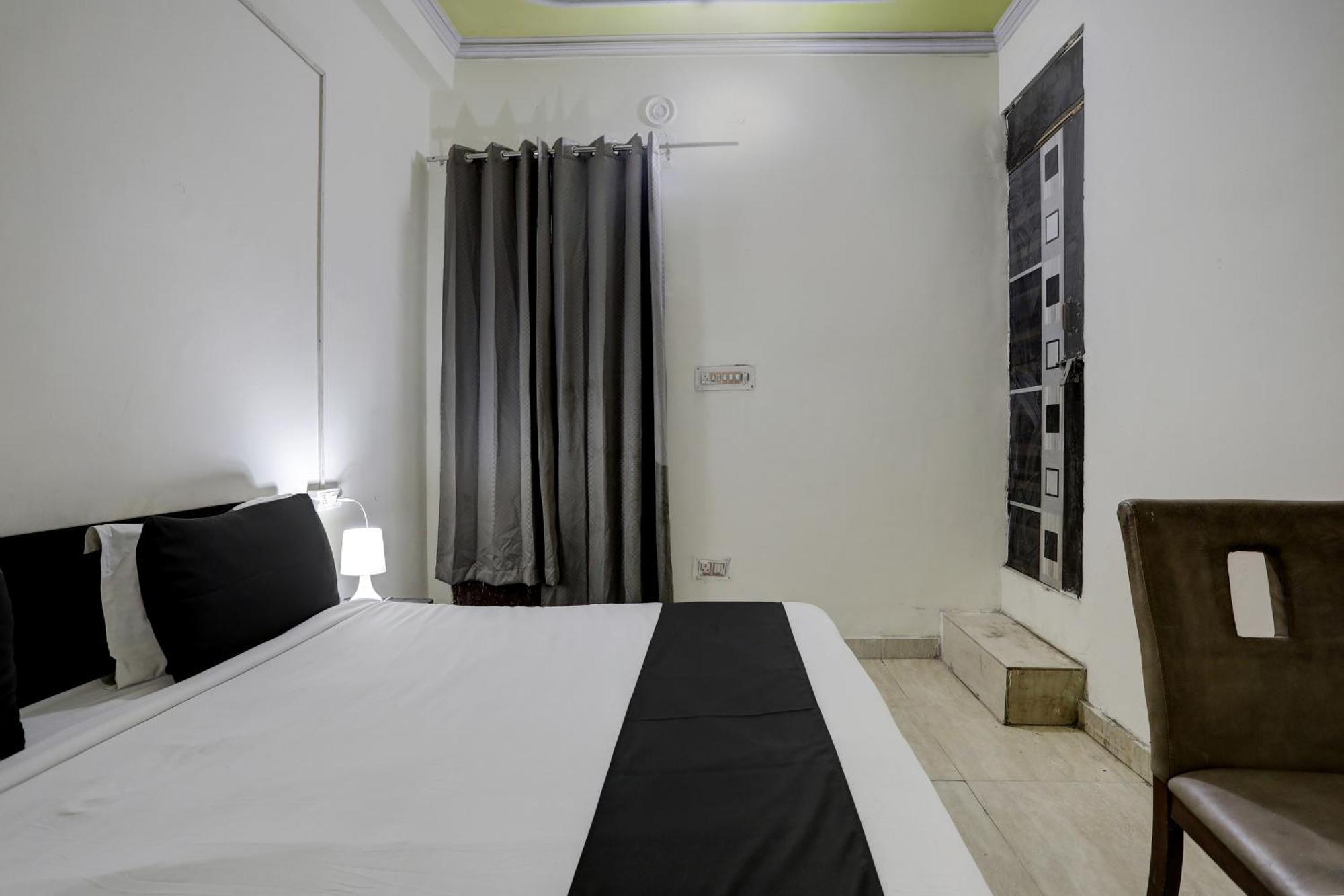 Hotel O Thirty Inns Ноида Екстериор снимка