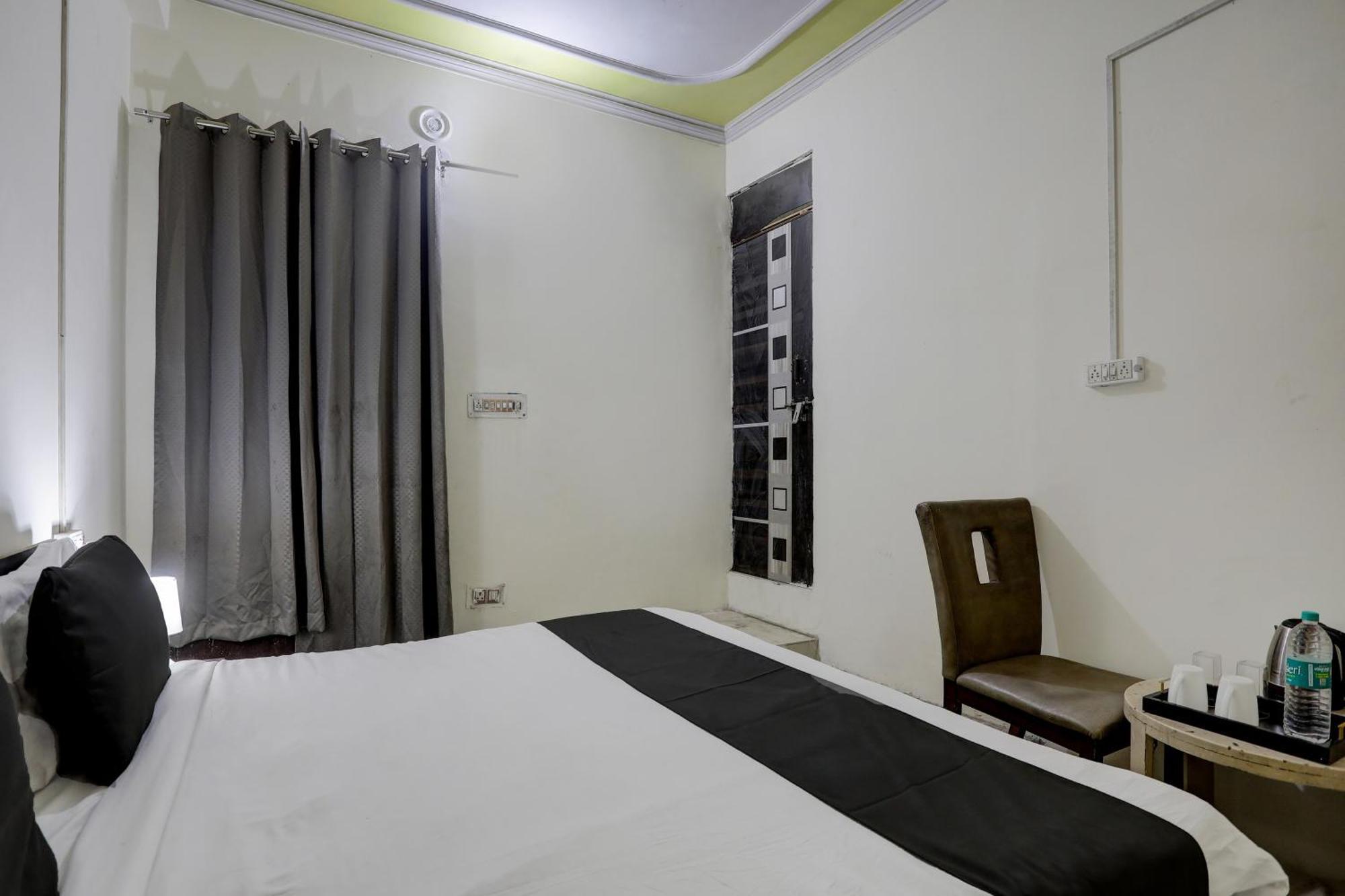 Hotel O Thirty Inns Ноида Екстериор снимка
